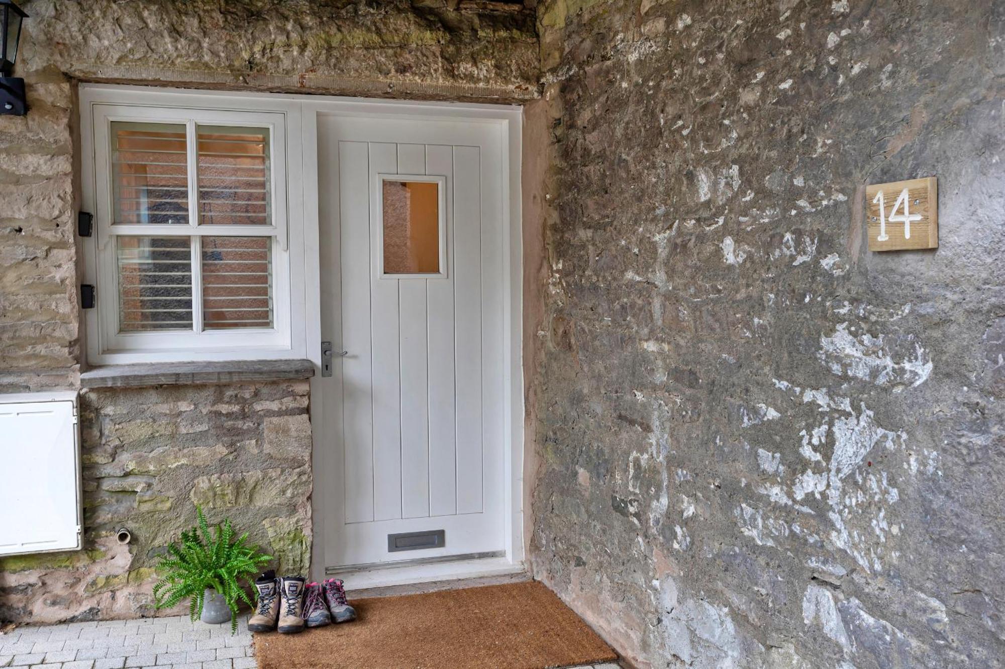 Finest Retreats - Courtyard * Kendal
